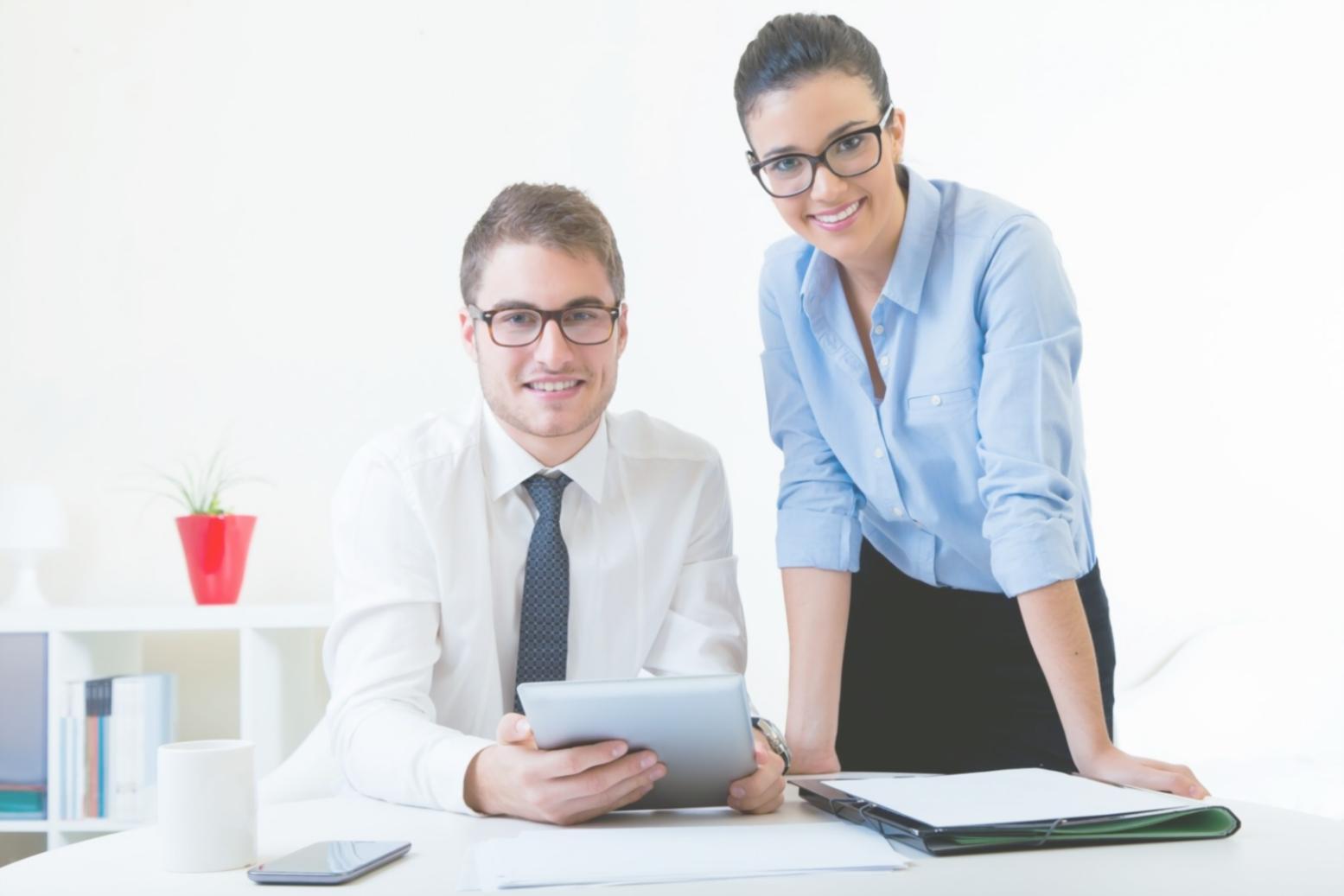 Análisis de datos financieros con gráficos y documentación contable